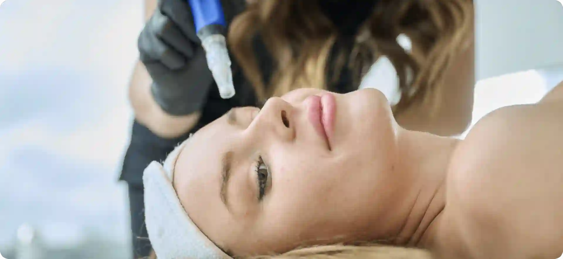 How Do Microneedles Trigger New Collagen and Elastin in Loose Skin uk?